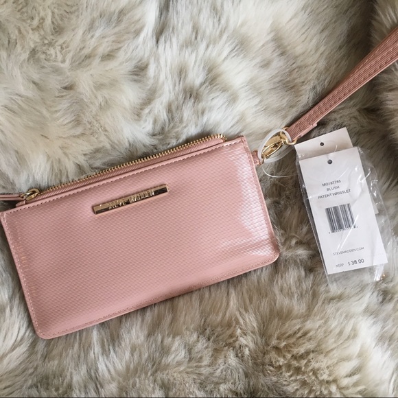 Steve Madden Handbags - ✨Steve Madden✨ Blush Patent Wristlet✨ NWT ✨